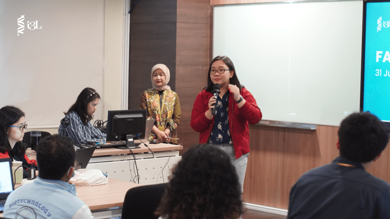 academic affair speaking in faculty workshop